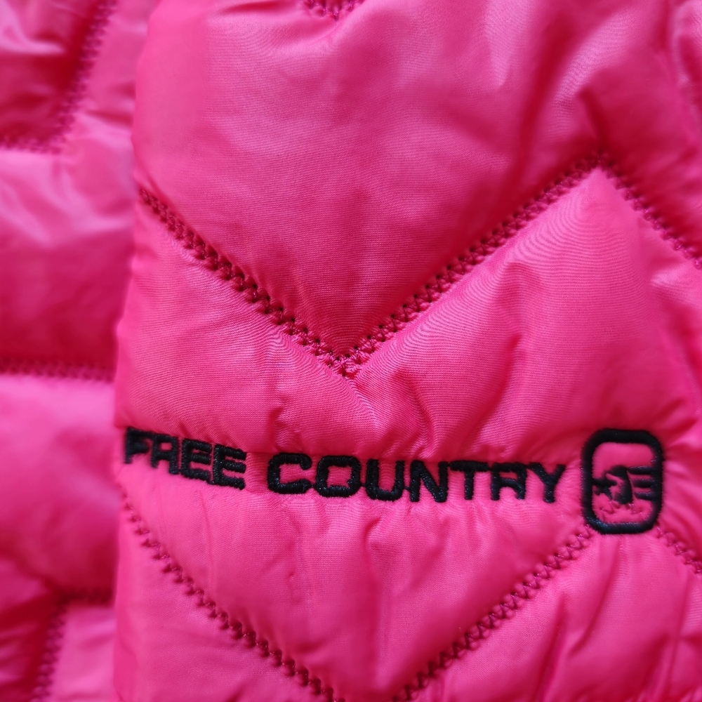 Free Country Women's Hot Pink Lightweight Chevron Puffer Jacket - Picture 4 of 9